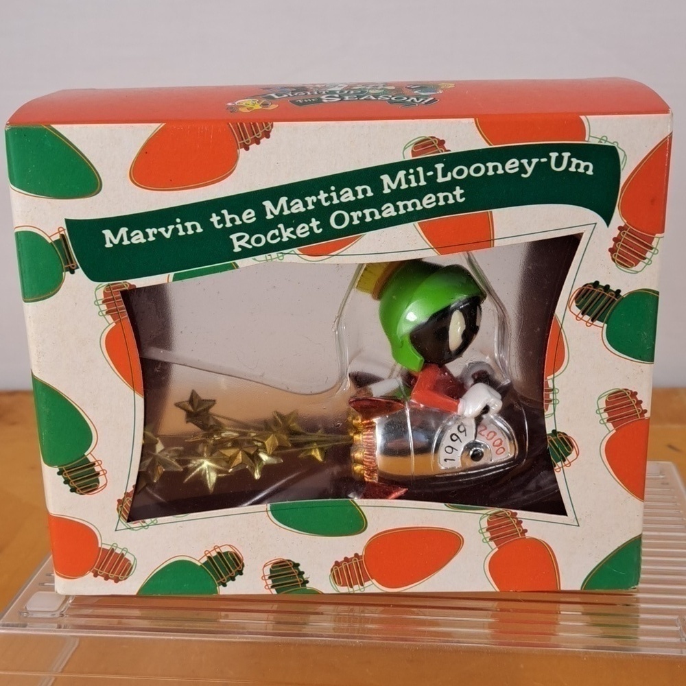 99-00 Marvin the Martian Mil-Looney -Um Rocket Christmas ornament New in Box
